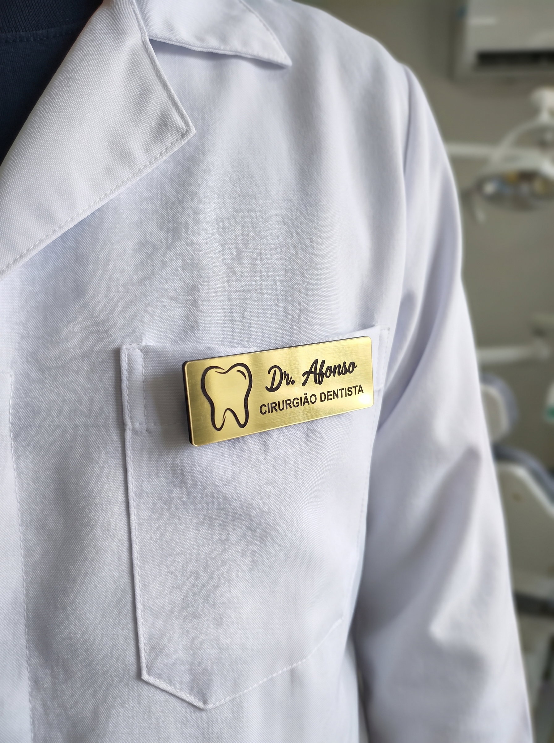 Add-button-to-dental-coat-2K-202609091419.jpg